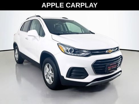 Used 2019 Chevrolet Trax LT w/ LT Convenience Package AWD/4WD image 2