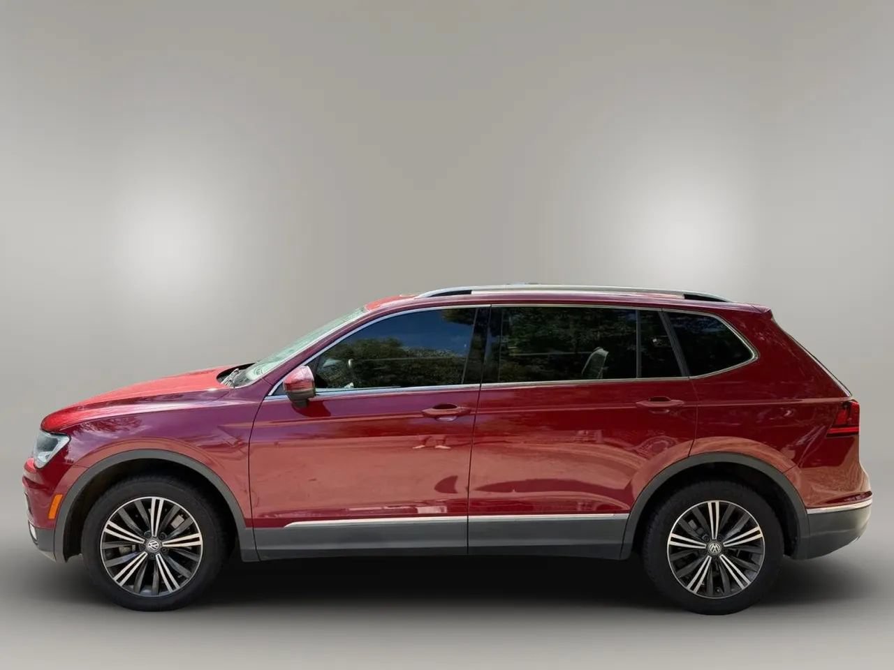 Used 2019 Volkswagen Tiguan SEL FWD image 4