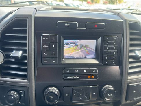 Used 2022 Ford F250 XL w/ Power Equipment Group RWD image 10
