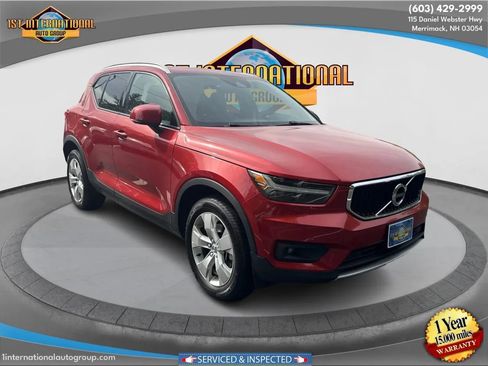 Used 2022 Volvo XC40 T5 Momentum AWD/4WD image 2