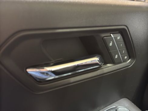 Used 2024 Chevrolet Colorado Z71 w/ Z71 Convenience Package 2 image 33