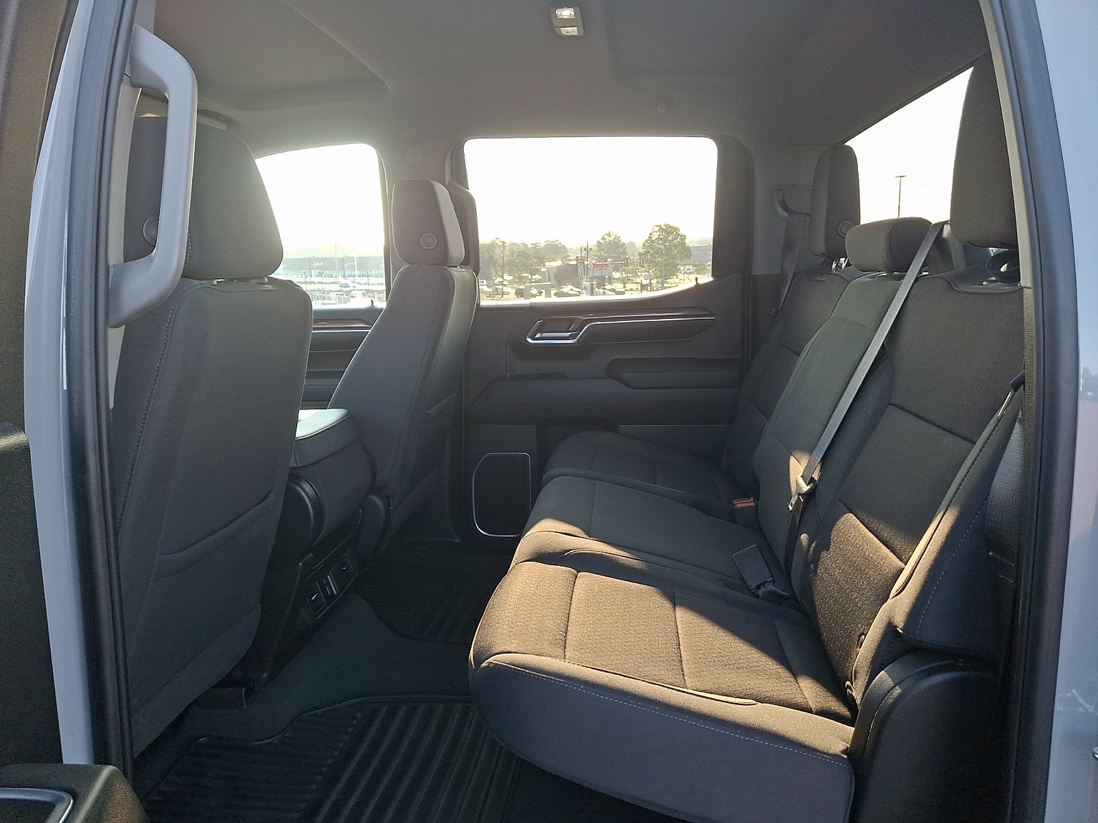 Used 2024 Chevrolet Silverado 1500 LT AWD/4WD image 9