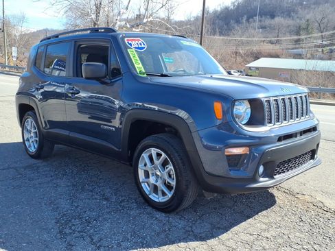 Used 2022 Jeep Renegade Latitude image 2