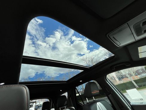 Used 2025 Honda Pilot TrailSport image 30