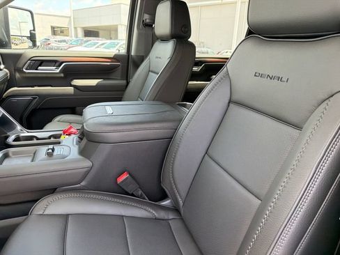 New 2026 GMC Sierra 2500 Denali w/ Denali Reserve Package AWD/4WD image 19