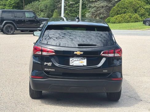 Used 2023 Chevrolet Equinox LS w/ LS Convenience Package AWD/4WD image 4