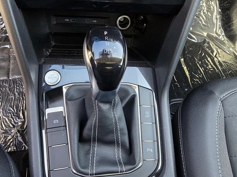 New 2026 Volkswagen Taos SE FWD image 19