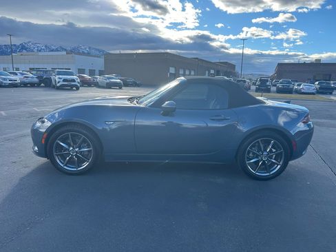 Used 2020 MAZDA MX-5 Miata Grand Touring image 2
