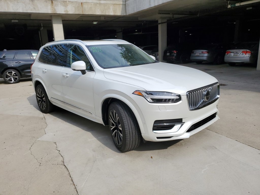 Certified 2024 Volvo XC90 T8 Plus AWD/4WD image 8