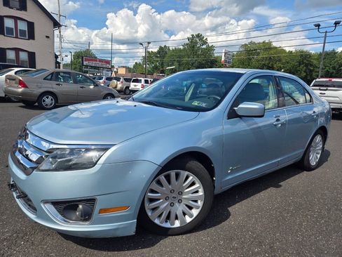 Used 2010 Ford Fusion Hybrid FWD image 2