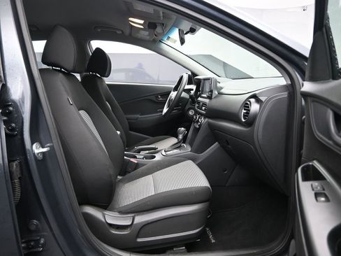 Used 2018 Hyundai Kona SE image 32