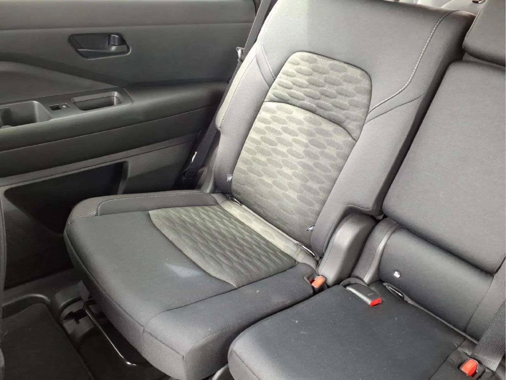 Certified 2026 Nissan Pathfinder SV FWD image 16