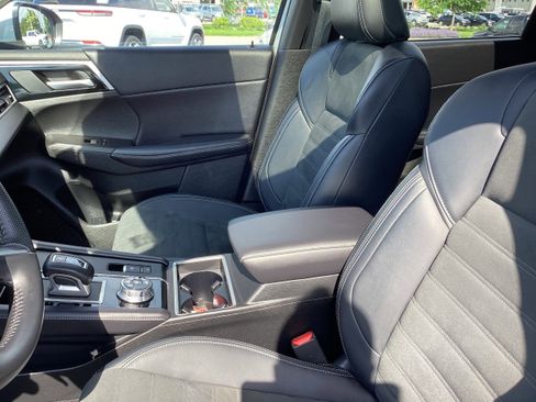 Used 2024 Mitsubishi Outlander SE AWD/4WD image 12