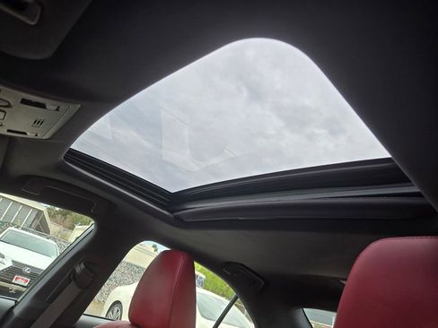 Used 2018 Lexus IS 300 F Sport image 19