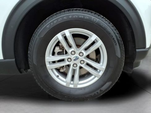 Used 2021 Ford Explorer XLT w/ Equipment Group 202A AWD/4WD image 9