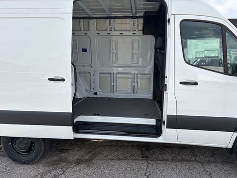 New 2025 Mercedes-Benz Sprinter 2500 image 8