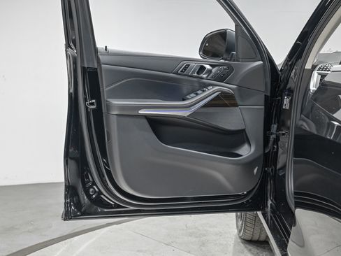 Used 2024 BMW X7 xDrive40i image 12