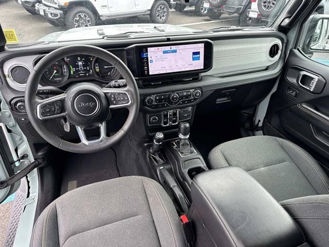 Used 2024 Jeep Wrangler Unlimited Sahara w/ Safety Group AWD/4WD image 9