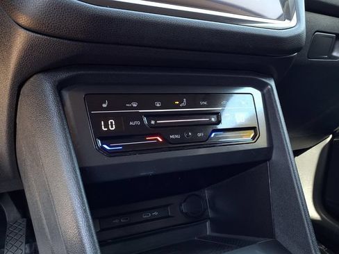 Used 2022 Volkswagen Tiguan SE FWD image 15