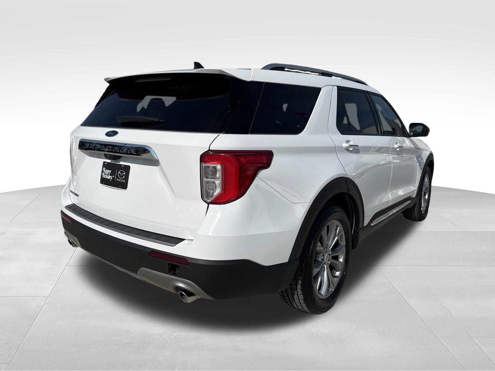 Used 2023 Ford Explorer Limited w/ Equipment Group 301A RWD image 5