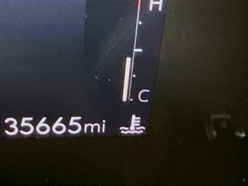 Used 2024 Buick Encore GX Sport Touring image 19