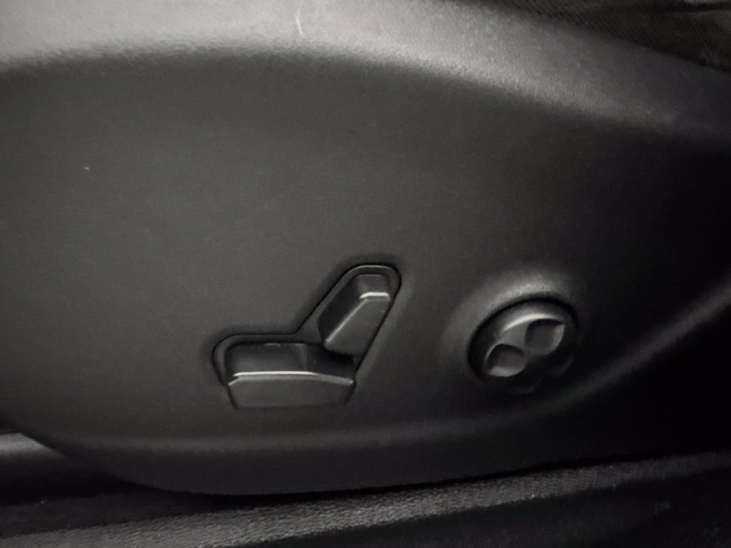 Used 2019 Jeep Cherokee Limited AWD/4WD image 22