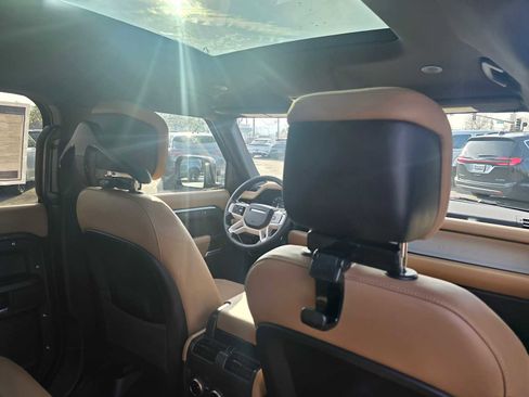 New 2026 Land Rover Defender 110 X-Dynamic SE image 15