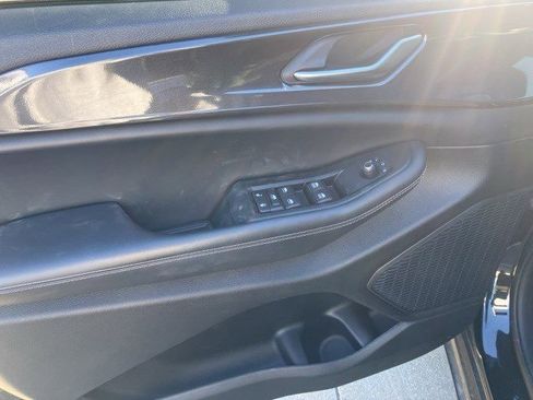 Certified 2023 Jeep Grand Cherokee L Laredo image 2