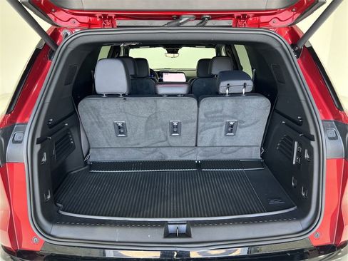 Used 2024 Chevrolet Traverse RS image 25