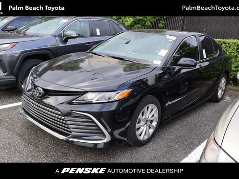 Certified 2023 Toyota Camry LE image 1