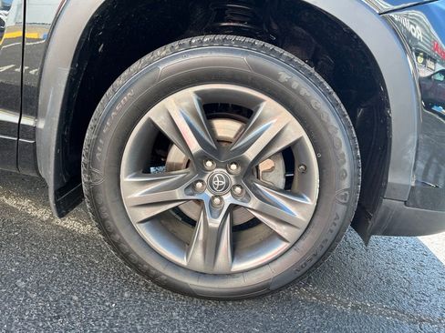 Used 2019 Toyota Highlander Limited AWD/4WD image 12