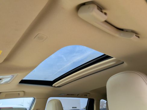 Used 2019 Toyota Highlander Limited image 32