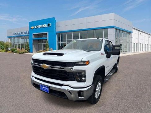 Used 2025 Chevrolet Silverado 2500 LT AWD/4WD image 1