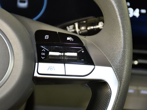 Used 2024 Hyundai Elantra SEL FWD image 21