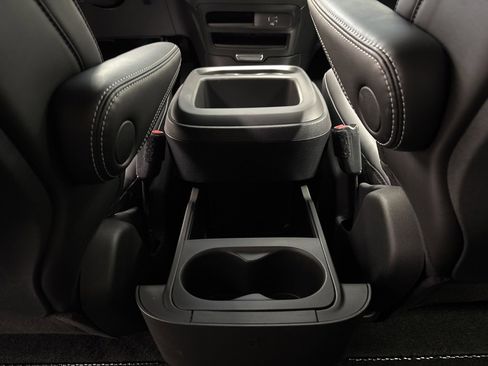 New 2026 Chrysler Pacifica Select image 36