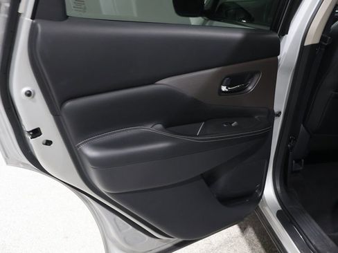 Used 2023 Nissan Murano SV image 17