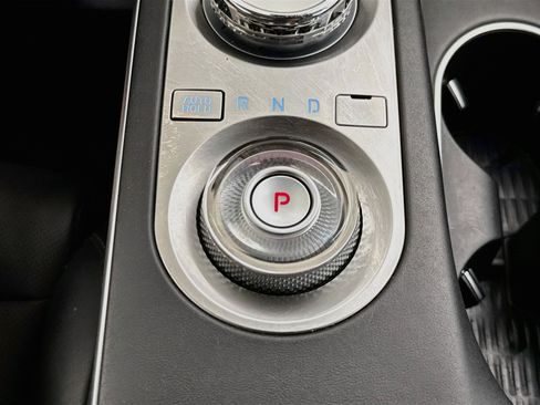 Used 2025 Genesis GV70 2.5T AWD/4WD image 25