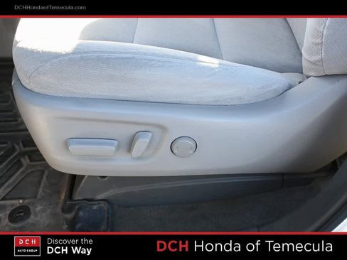 Used 2018 Toyota Sienna LE image 16