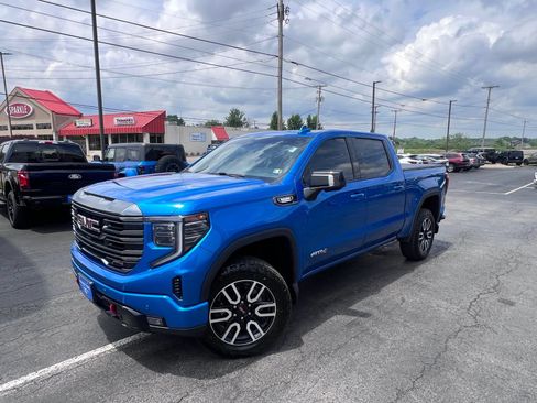 Used 2024 GMC Sierra 1500 AT4 w/ AT4 Premium Package AWD/4WD image 13