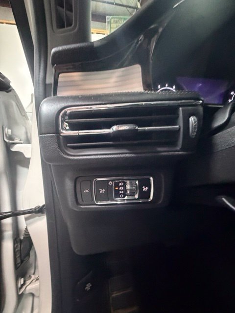 Used 2021 Lincoln Corsair AWD w/ Sport Package image 26