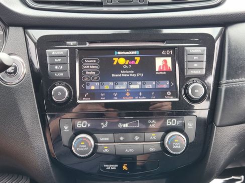 Used 2018 Nissan Rogue SL FWD image 13