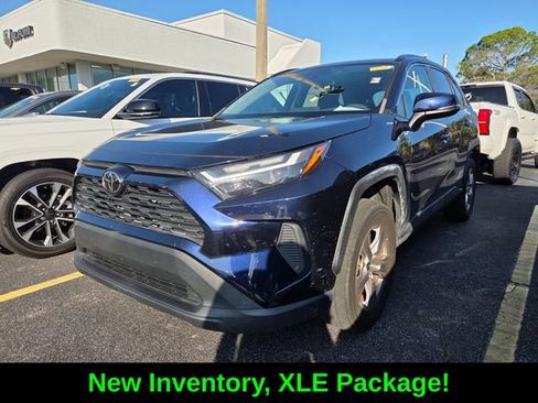 Used 2022 Toyota RAV4 XLE w/ Convenience Package FWD image 3