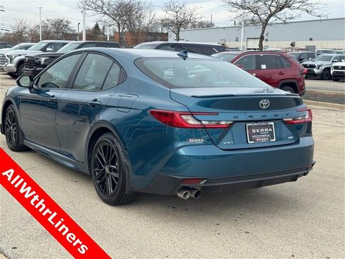 Used 2025 Toyota Camry SE image 6