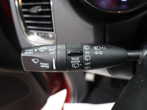 Used 2018 Dodge Durango GT image 39