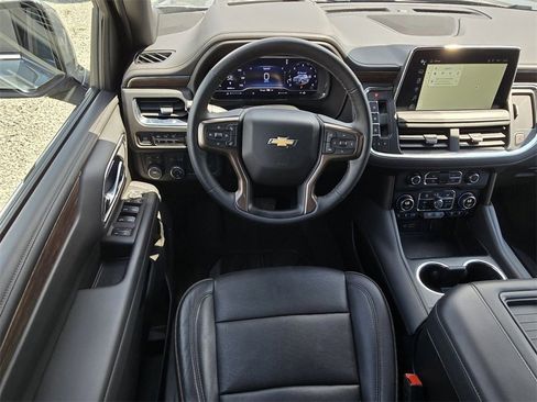 Used 2024 Chevrolet Suburban High Country image 22