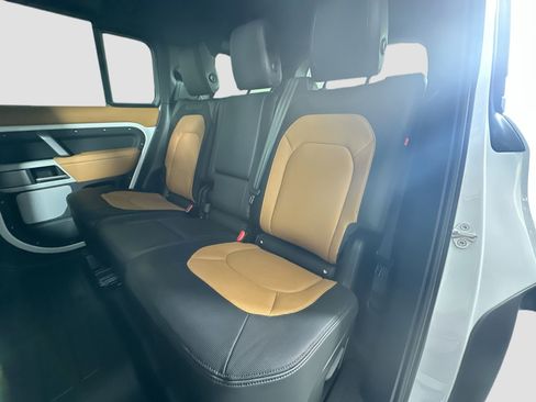 Certified 2023 Land Rover Defender 130 X-Dynamic SE image 28