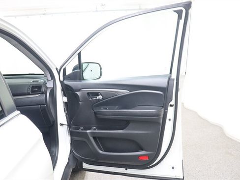 Used 2020 Honda Pilot EX image 23