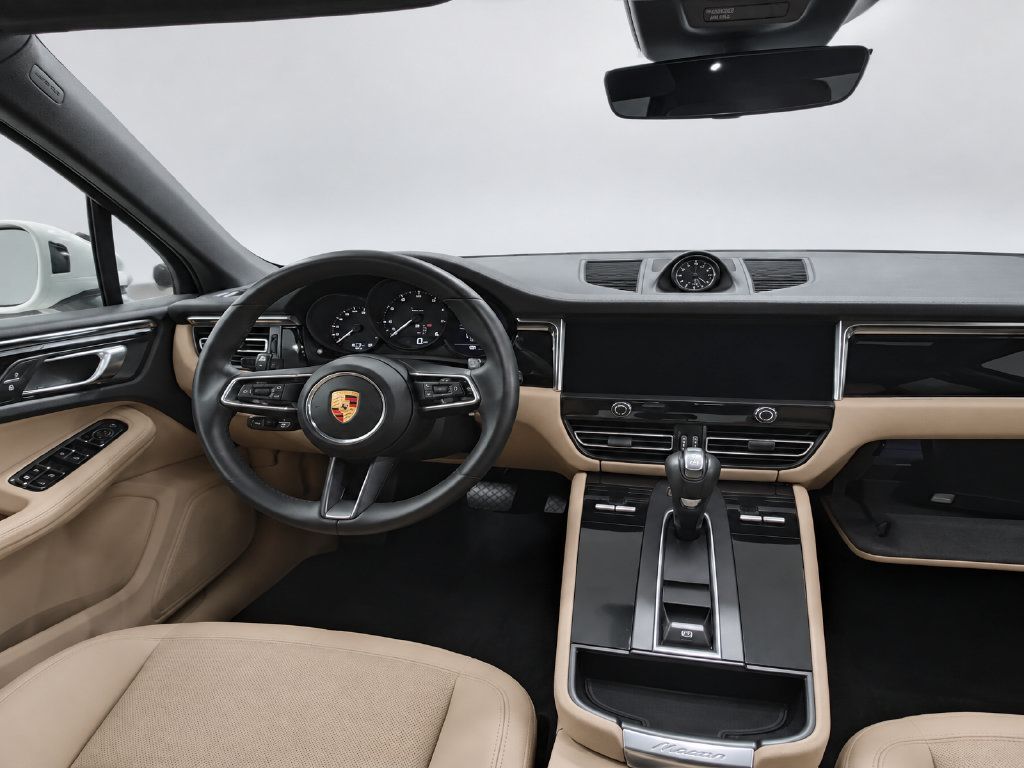 Certified 2023 Porsche Macan AWD/4WD image 12