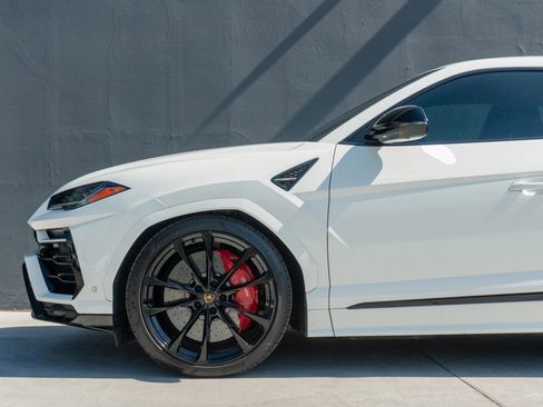 Used 2021 Lamborghini Urus AWD/4WD image 17
