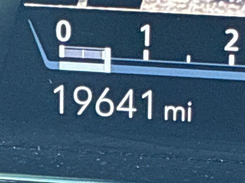 Used 2024 Cadillac Escalade ESV Sport Platinum w/ LPO, ONYX Package image 25